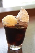 「砂岡さんのコーヒーフロート」700 円