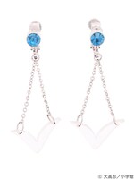 「マギ ルフモチーフ イヤリング」のホワイト。
