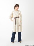 「マギ アリババイメージ ニットワンピース」の着用例。