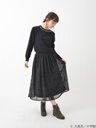 「マギ マギのビジュー付きニットプルオーバー」のブラックの着用例。