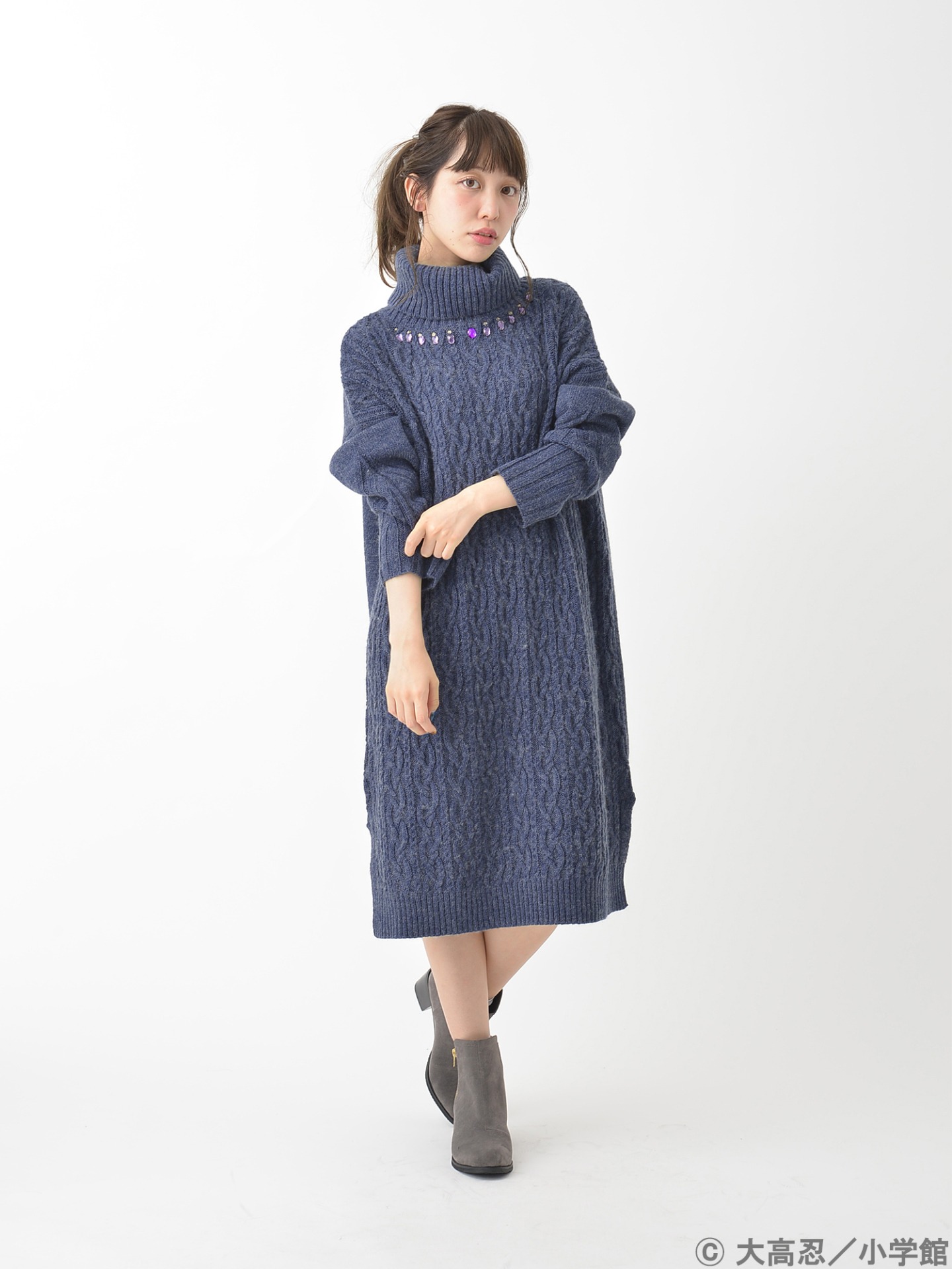 「マギ シンドバッドイメージ ニットワンピース」の着用例。