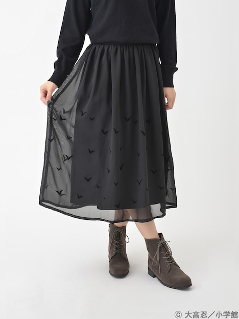 「マギ ルフモチーフ スカート」のブラックの着用例。
