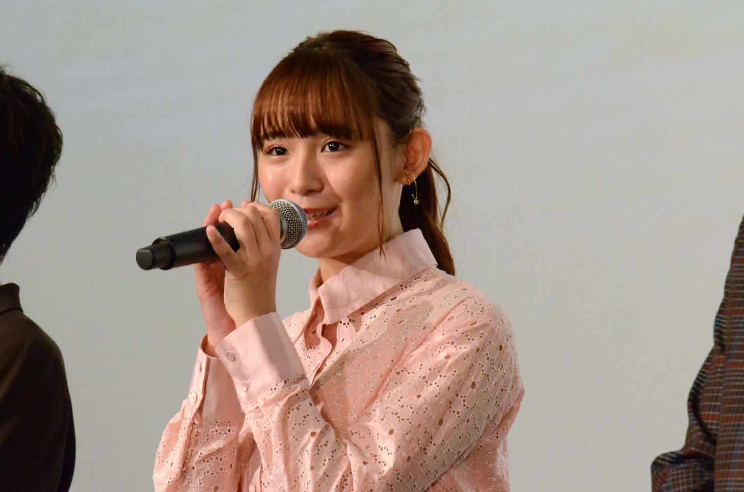 浅川梨奈