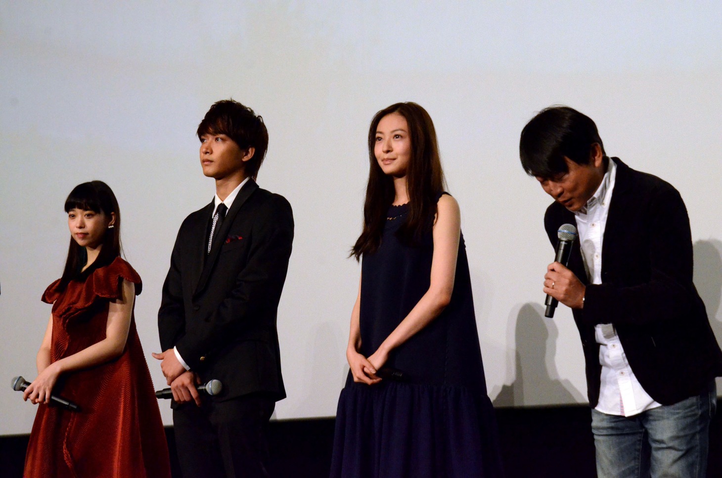 左から森川葵、佐藤寛太、田辺桃子、古澤健。