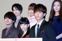 「恋と嘘」初日舞台挨拶の様子。