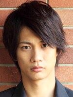 霊幻新隆役の馬場良馬。