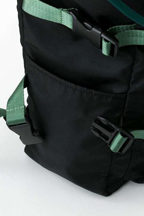 爆豪勝己モデルのリュック。