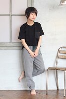 爆豪勝己をモチーフにしたルームウェアの着用例。