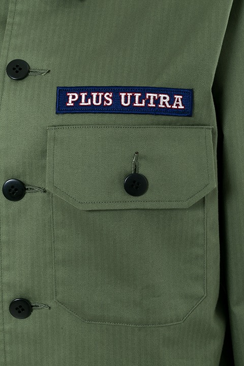 緑谷出久モデルのミリタリーシャツ。