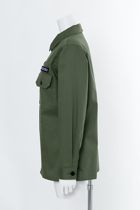 緑谷出久モデルのミリタリーシャツ。