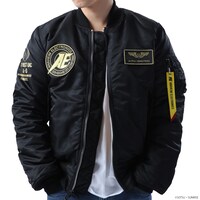 「ALPHA×STRICT-G MA-1（バンシィモデル）」の着用イメージ。