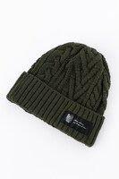 リヴァイモデルのニットキャップ。