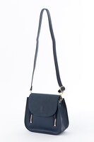 ミカサモデルのショルダーバッグ。