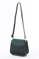 リヴァイモデルのショルダーバッグ。