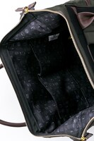 リヴァイモデルのリュック。