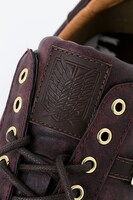 エレンモデルのスニーカー。