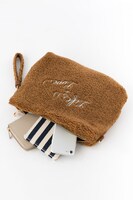 勝生勇利モデルのファークラッチバッグ。