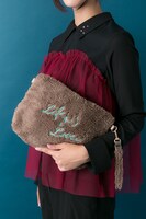 ヴィクトル・ニキフォロフモデルのアイテムの使用イメージ。