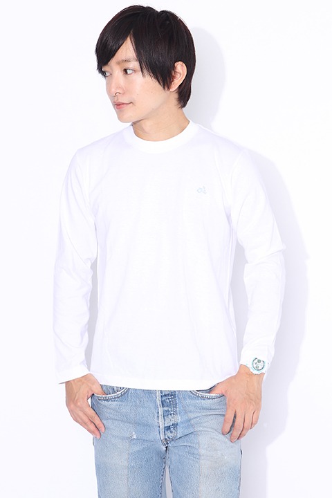 坂田銀時をイメージしたファッションアイテムの着用例。