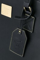 土方十四郎をイメージしたスニーカーのバッグ。