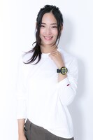 沖田総悟をイメージしたファッションアイテムの着用例。