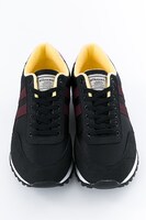 高杉晋助をイメージしたスニーカー。