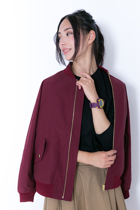 高杉晋助をイメージしたファッションアイテムの着用例。