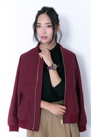 高杉晋助をイメージしたファッションアイテムの着用例。