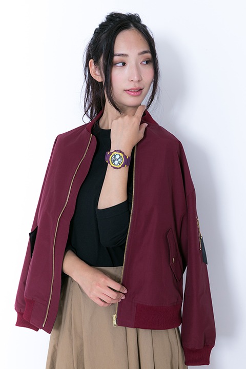 高杉晋助をイメージしたファッションアイテムの着用例。