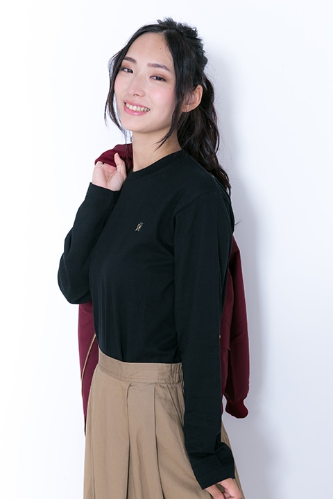 高杉晋助をイメージしたファッションアイテムの着用例。