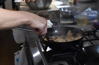 いい具合に焦げ目がついた肉。