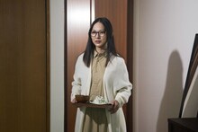 谷村美月演じる内海優。