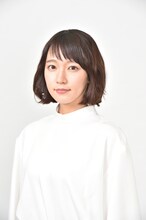 小川今日子役の吉岡里帆。