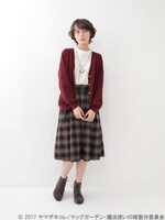 「魔法使いの嫁 チセイメージ カーディガン」の着用イメージ。