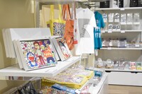 グッズ売り場の様子。(c)Fujiko-Pro