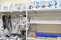 グッズ売り場の様子。(c)Fujiko-Pro