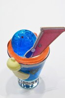 通期メニューの「どこでもドア パフェ」。(c)Fujiko-Pro