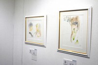 「～画業20周年記念～志村貴子原画展」の様子。