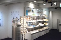 「～画業20周年記念～志村貴子原画展」の様子。