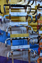 舞台「弱虫ペダル」のコーナー。出演者が実際に使っていたハンドル。