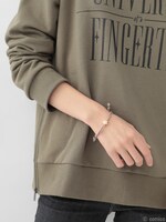 「爪先の宇宙 星のブレスレット」使用イメージ