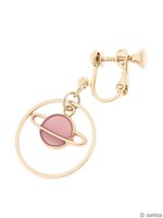 「爪先の宇宙 惑星のイヤリング」