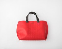 「東京の女たち」に登場する「PANU BAG」。
