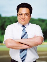 筒井俊作扮する志賀剛司。