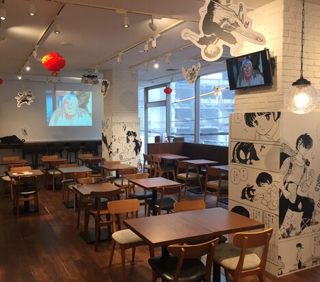 大阪・心斎橋にて展開されている「らんま1/2カフェ」の店内の様子。