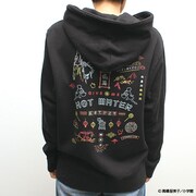 「らんま1/2 NEONパーカー」の着用イメージ。