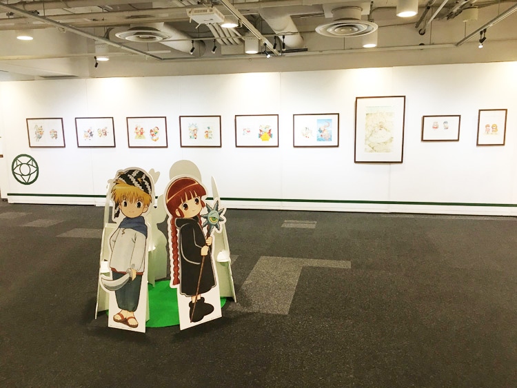 「連載25周年記念 魔法陣グルグル大原画展 ～衛藤ヒロユキの世界～」の様子。