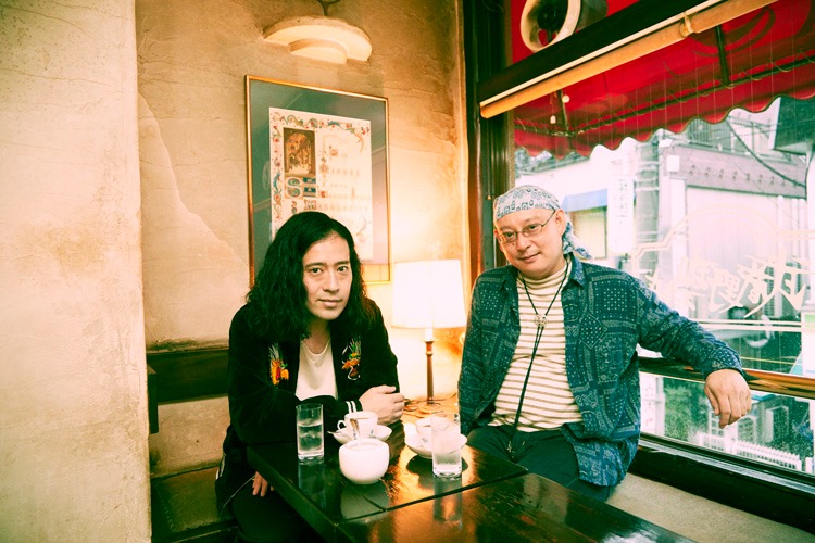 左から又吉直樹、武富健治。（写真：斎藤大嗣）