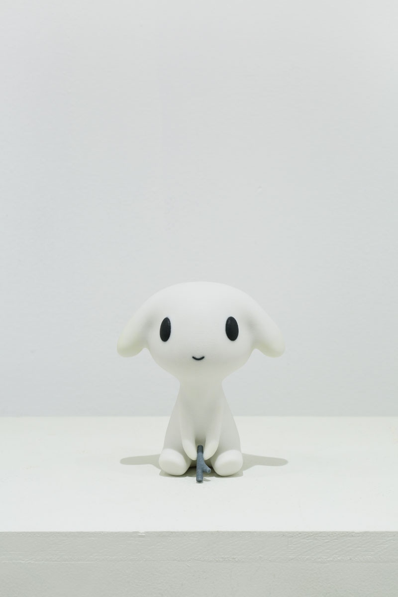 ぼうや sculpture 枝をもって（large/smile）2017 (c)Daisuke Nishijima, photo by Yuichi Ihara