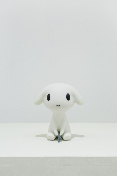 ぼうや sculpture 枝をもって（large/smile）2017 (c)Daisuke Nishijima, photo by Yuichi Ihara